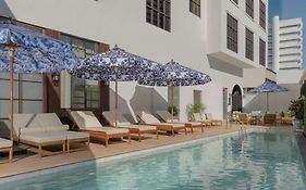 โรงแรม เมโทรโพล กรุงเทพ, อะ ทริบิวต์ พอร์ตฟอลิโอ